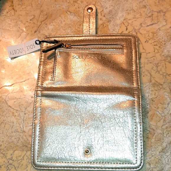 SOLE/SOCIETY METALLIC GOLD PASSPORT HOLDER - Picture 5 of 8